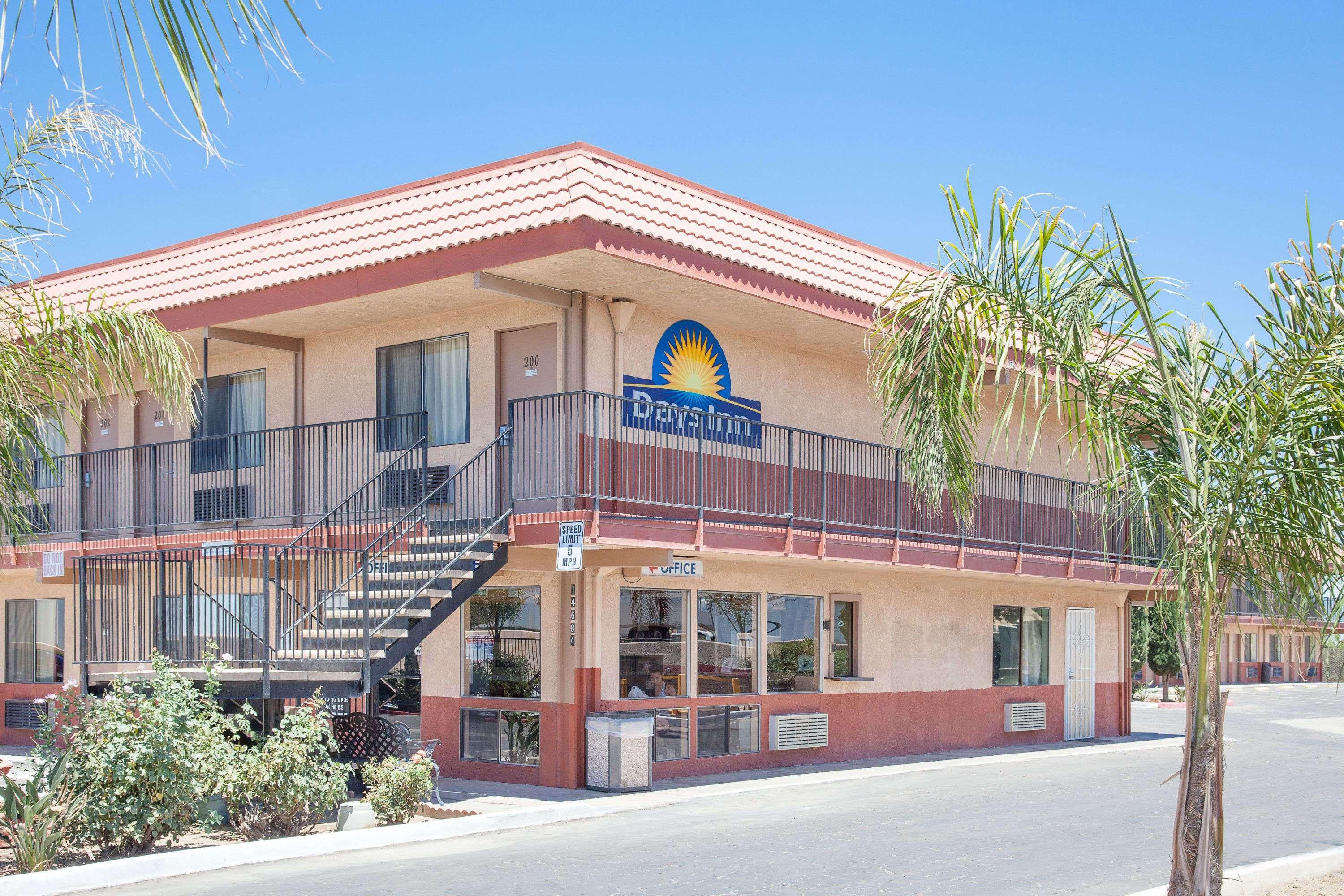 Days Inn By Wyndham Lost Hills Extérieur photo